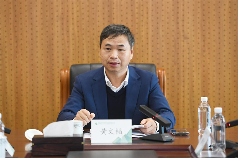 校党委副书记黄文韬作讲话（李显杨摄）.jpg