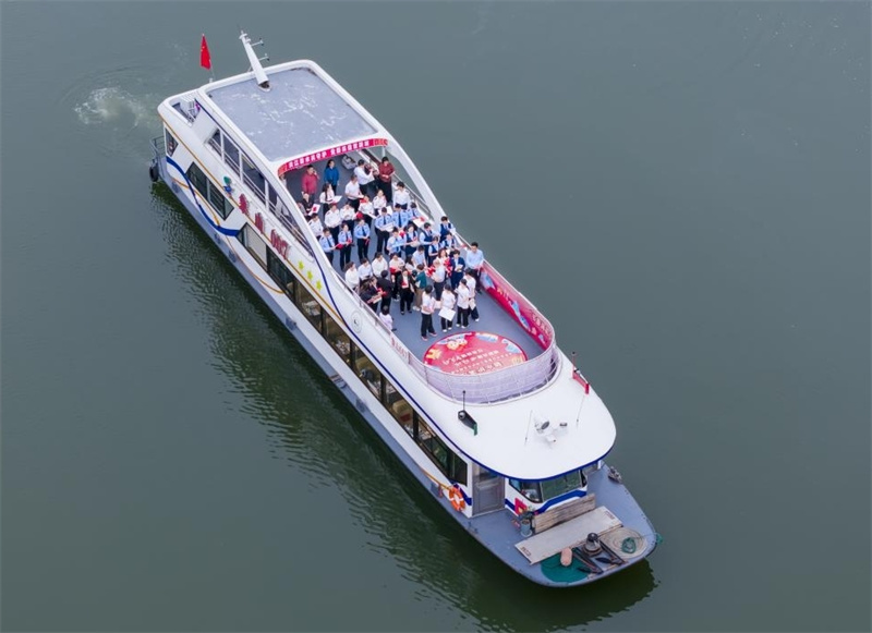 “山水共读·诗话漓江”主题活动现场.jpg