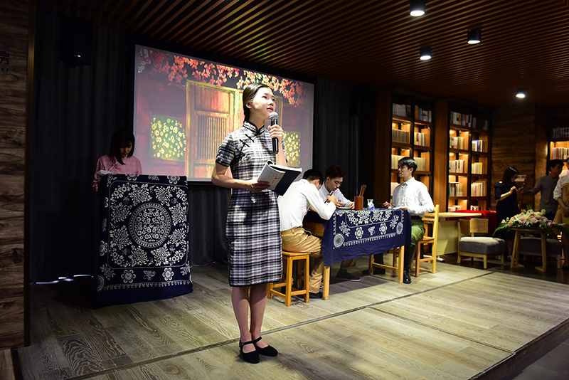 《花桥荣记》话剧表演（李显杨 摄）.jpg