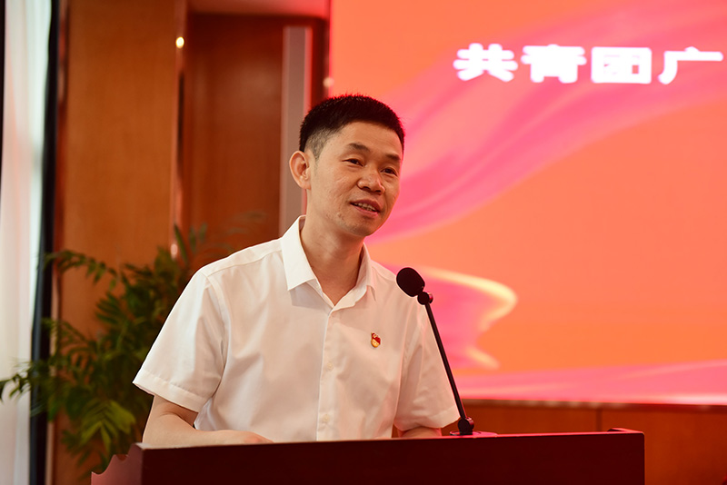 出版社集团党委副书记、纪委书记何广寿致辞.JPG
