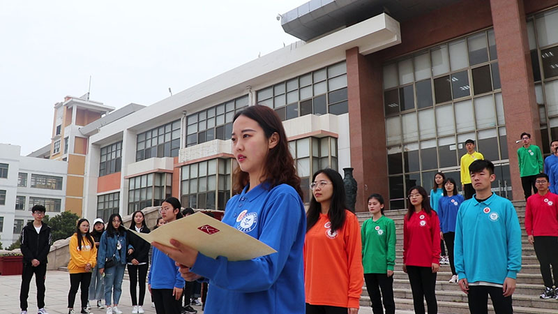 青岛农业大学快闪现场-王靖平摄.jpg