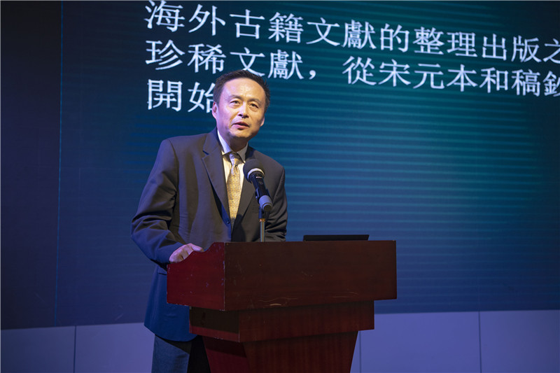 美国加州大学伯克利分校东亚图书馆馆长、大学图书馆副馆长周欣平（李显杨 摄）.jpg